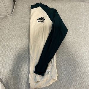 Roots Long-Sleeve Baseball tee - size XS